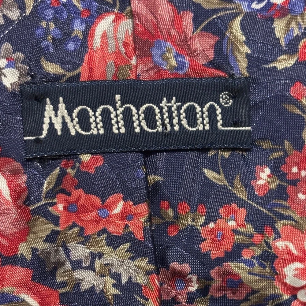 Manhattan Mens Silk Floral Tie Navy‎ Red Blue Classic Necktie preowned VTG 90s